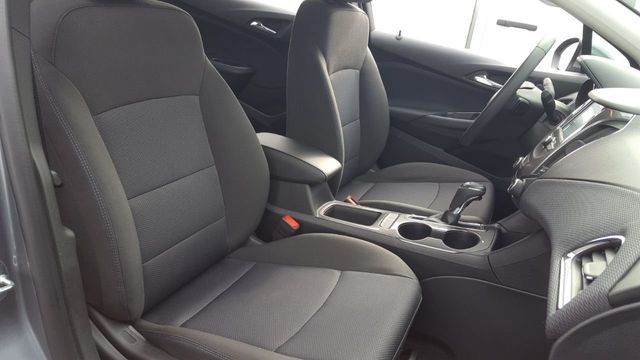 2018 Chevrolet CRUZE LT - 18266609 - 11