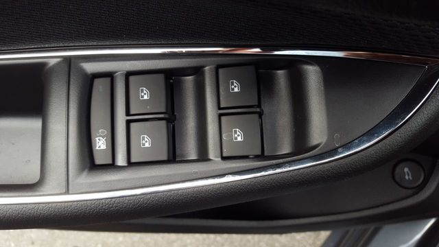 2018 Chevrolet CRUZE LT - 18266609 - 17