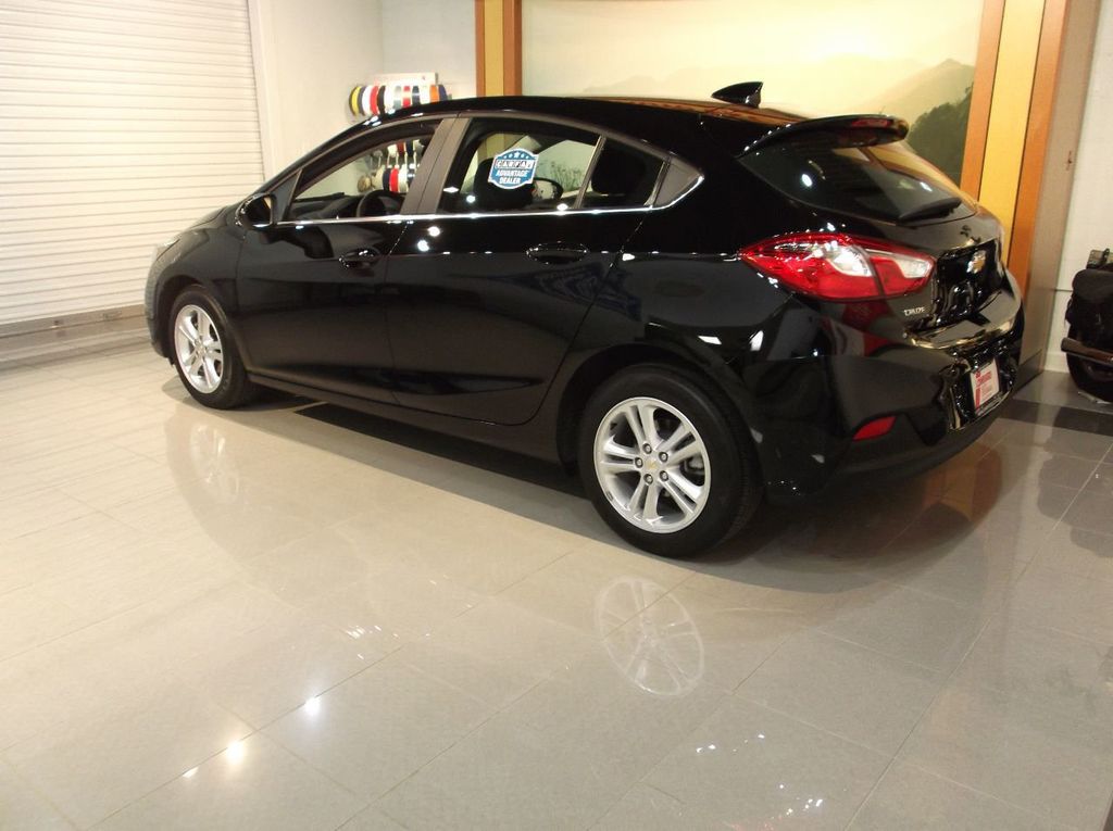 2018 Chevrolet Cruze LT photo 3