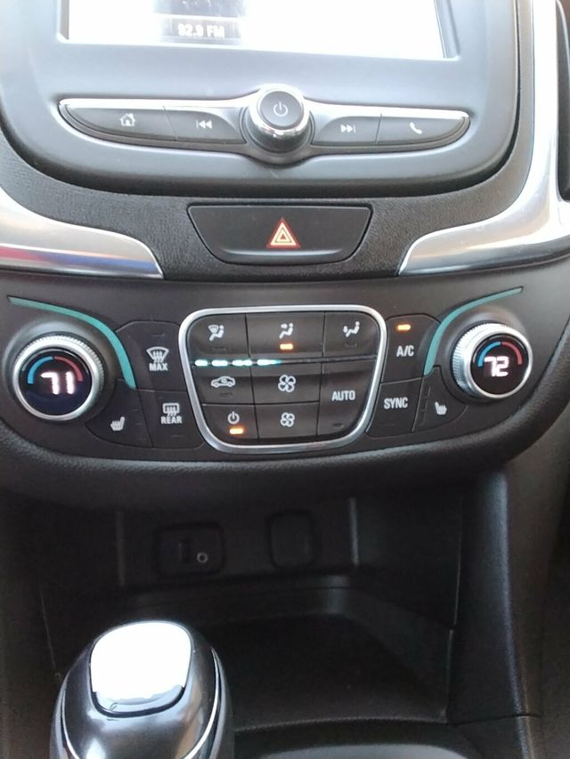 2018 Chevrolet Equinox FWD 4dr LT - 23092471 - 21