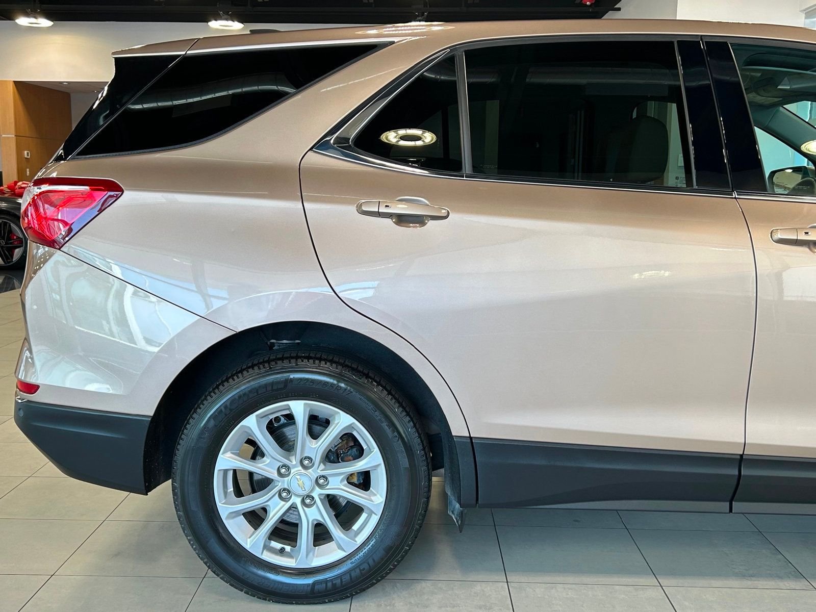 2018 Chevrolet Equinox LT photo 17