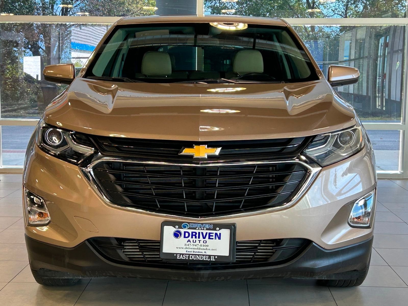 2018 Chevrolet Equinox LT photo 2