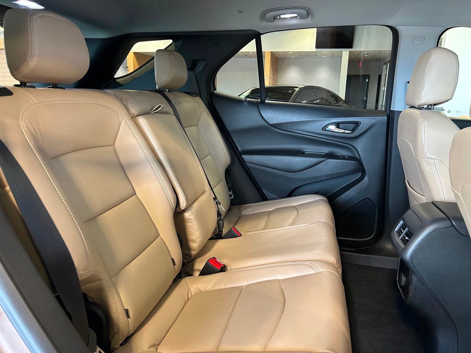 2018 Chevrolet Equinox LT photo 23