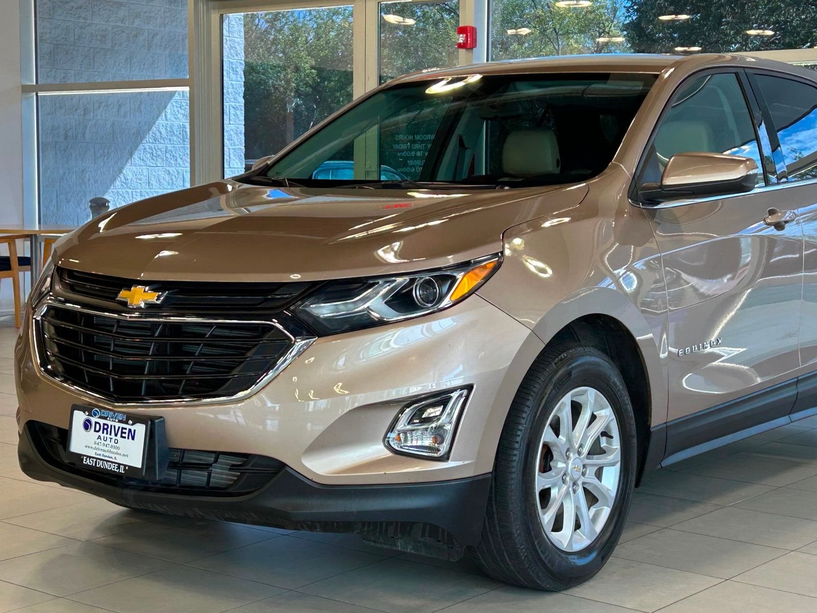 2018 Chevrolet Equinox LT photo 3