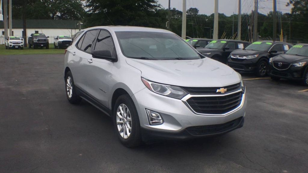 2018 Chevrolet Equinox LS photo 2