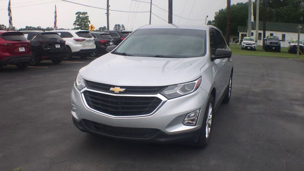 2018 Chevrolet Equinox LS photo 3