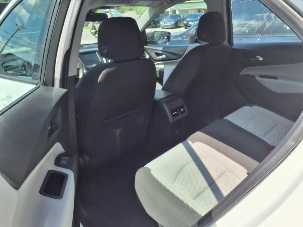 2018 Chevrolet Equinox LS - 22891061 - 18