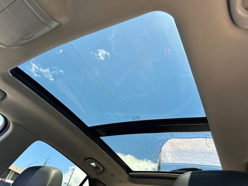 2018 Chevrolet Equinox Premier - 23027321 - 19
