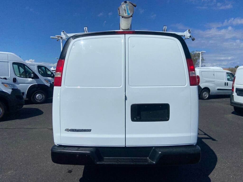 2018 Chevrolet Express 2500 Cargo Van photo 5