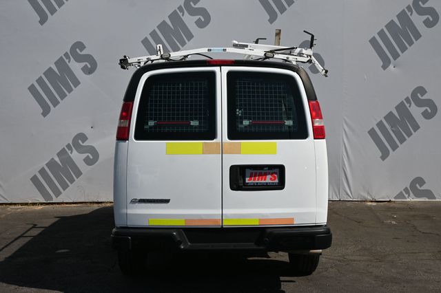 2018 Chevrolet Express Cargo Van 2500 - 23072130 - 3