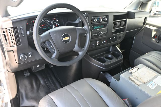 2018 Chevrolet Express Cargo Van 2500 - 23072130 - 4