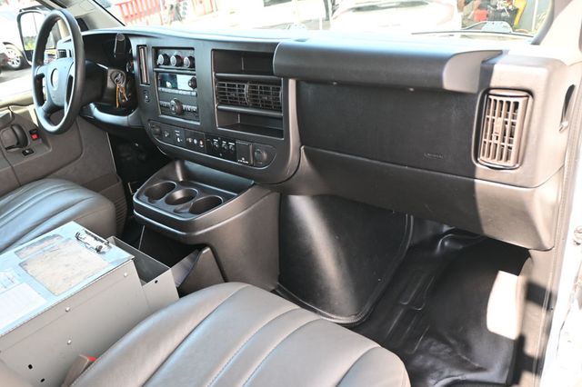2018 Chevrolet Express Cargo Van 2500 - 23072130 - 5