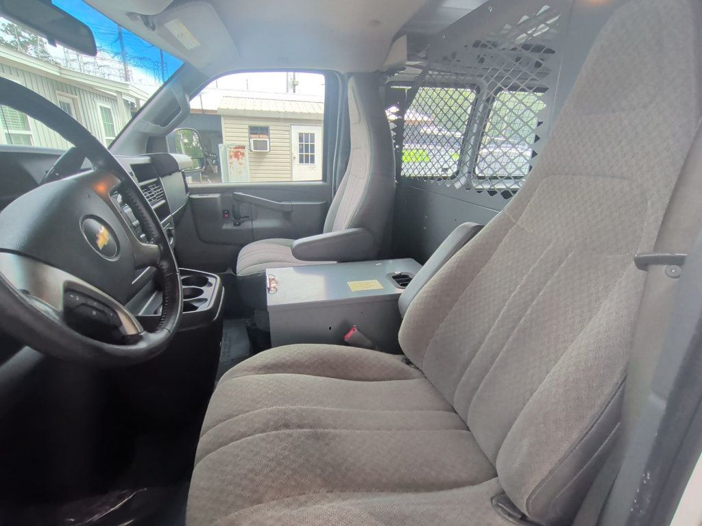 Chevrolet Express Cargo Van RWD 2500 135" photo 14