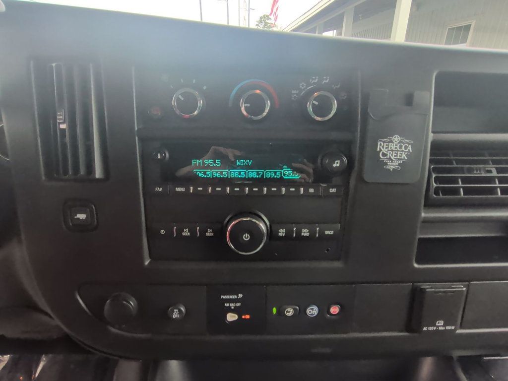 Chevrolet Express Cargo Van RWD 2500 135" photo 17