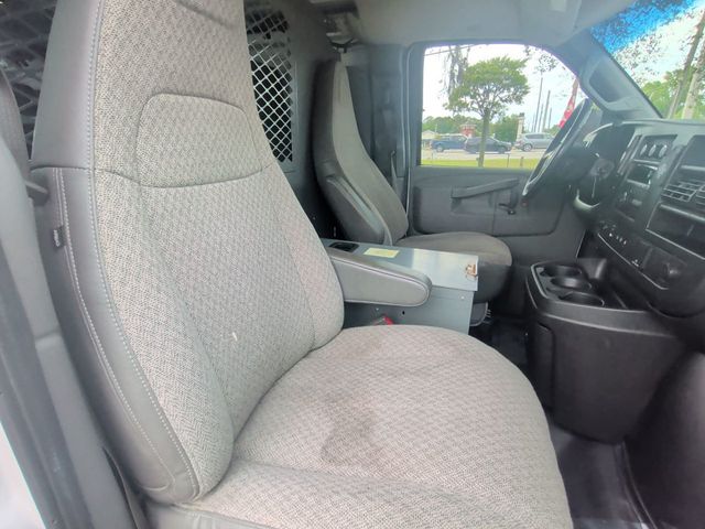 2018 Chevrolet Express Cargo Van RWD 2500 135" - 23021577 - 18