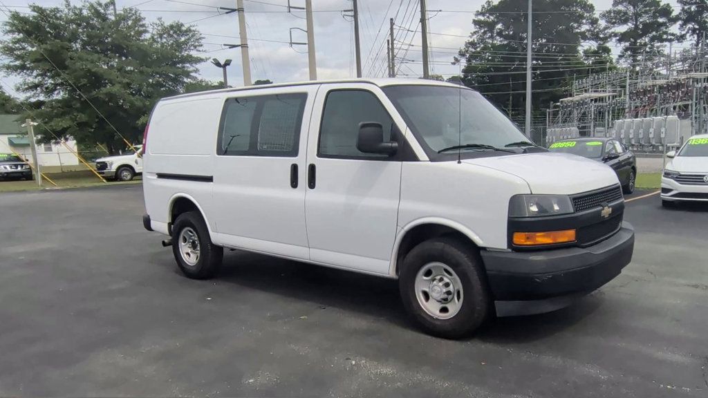 Chevrolet Express Cargo Van RWD 2500 135" photo 2