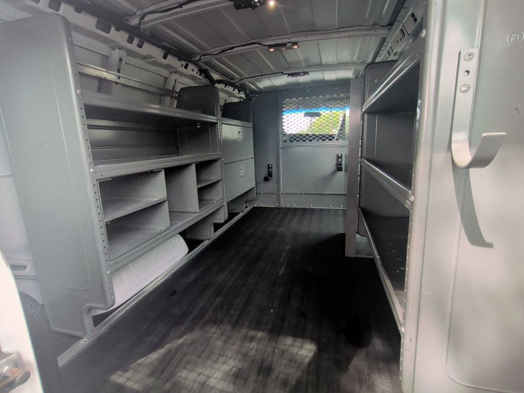 Chevrolet Express Cargo Van RWD 2500 135" photo 21
