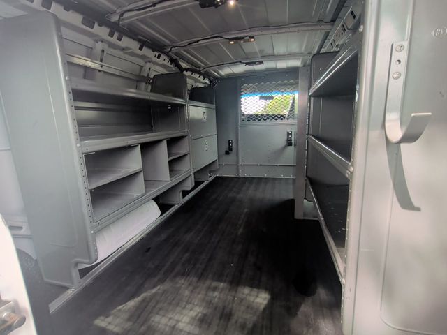 2018 Chevrolet Express Cargo Van RWD 2500 135" - 23021577 - 20