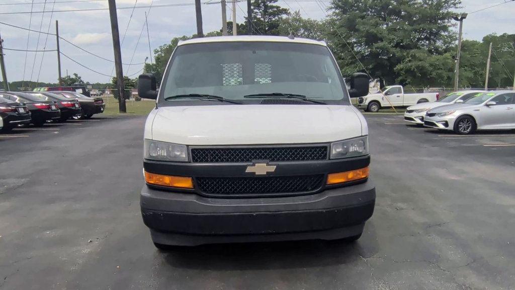 Chevrolet Express Cargo Van RWD 2500 135" photo 3