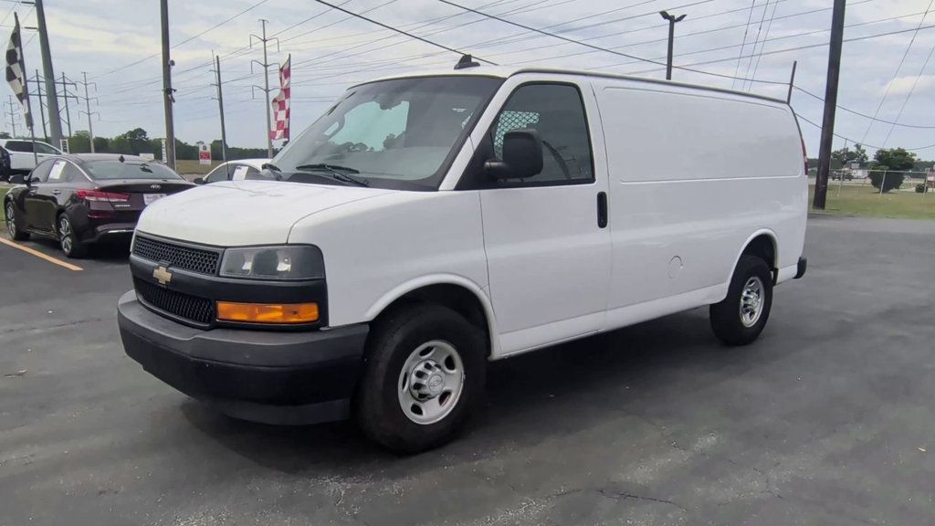 Chevrolet Express Cargo Van RWD 2500 135" photo 4