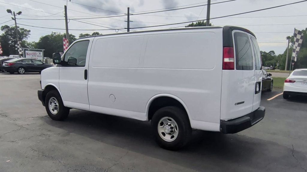 Chevrolet Express Cargo Van RWD 2500 135" photo 6