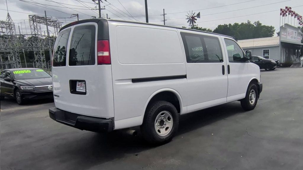 Chevrolet Express Cargo Van RWD 2500 135" photo 8