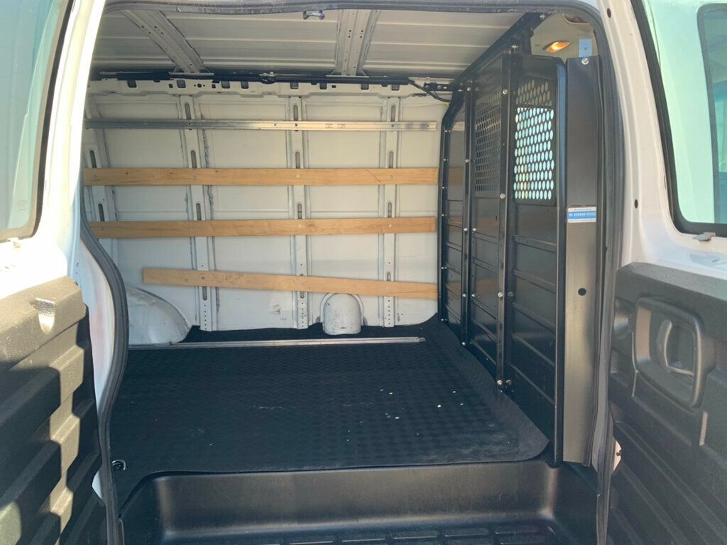 2018 Chevrolet Express Cargo Van RWD 2500 135" - 22974056 - 1