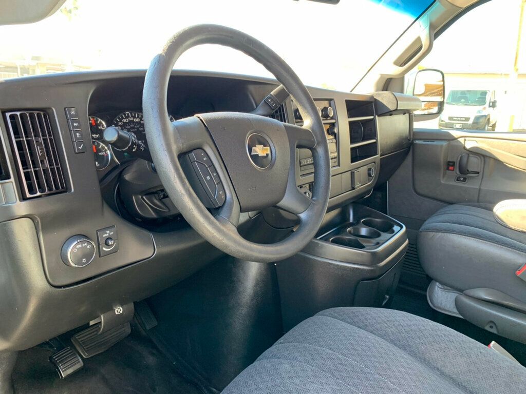 2018 Chevrolet Express Cargo Van RWD 2500 135" - 22974056 - 26