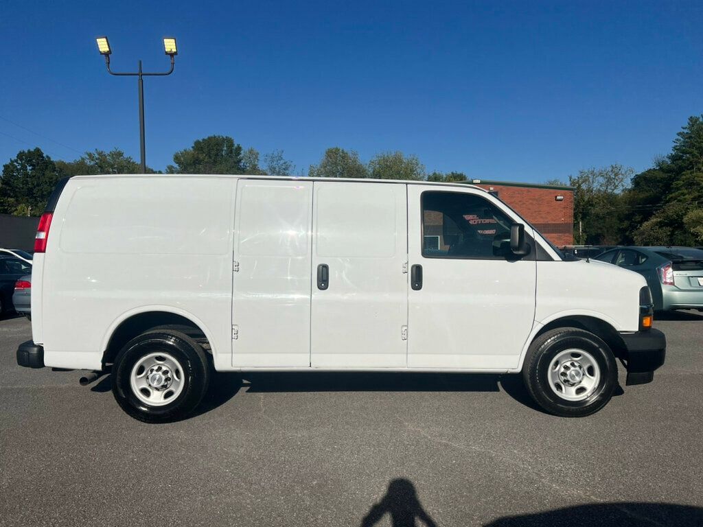 2018 Chevrolet Express Cargo Van RWD 2500 135" - 22610017 - 1