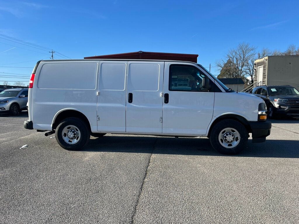 2018 Chevrolet Express Cargo Van RWD 2500 135" - 22779097 - 3