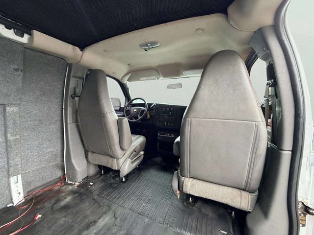 2018 Chevrolet Express Cargo Van RWD 2500 135" - 23059578 - 12