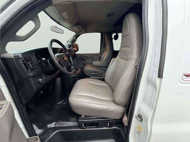 2018 Chevrolet Express Cargo Van RWD 2500 135" - 23059578 - 19