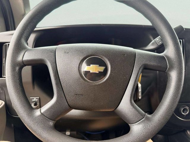 2018 Chevrolet Express Cargo Van RWD 2500 135" - 23059578 - 24