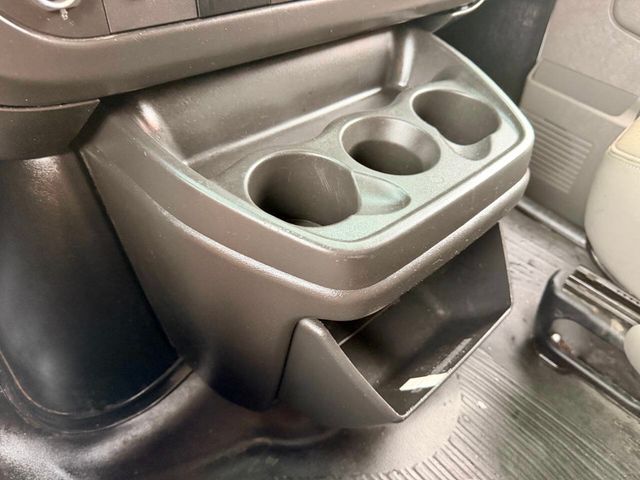 2018 Chevrolet Express Cargo Van RWD 2500 135" - 23059578 - 28