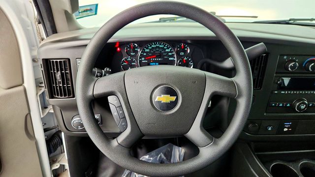 2018 Chevrolet Express Cargo Van RWD 2500 135'' w/ 6.0L V8 & Driver Convenience  Package - 22993452 - 11