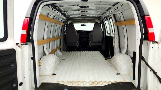 2018 Chevrolet Express Cargo Van RWD 2500 135'' w/ 6.0L V8 & Driver Convenience  Package - 22993452 - 18