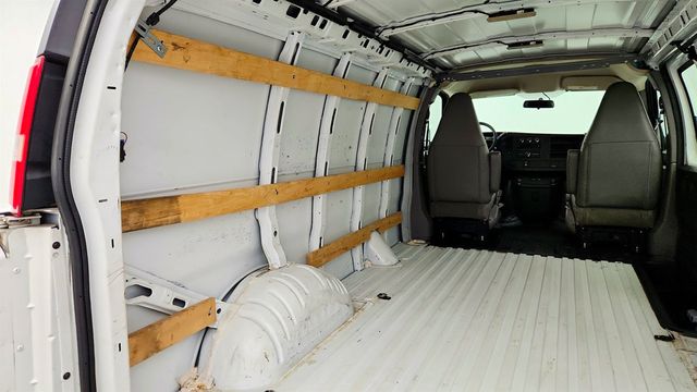 2018 Chevrolet Express Cargo Van RWD 2500 135'' w/ 6.0L V8 & Driver Convenience  Package - 22993452 - 19