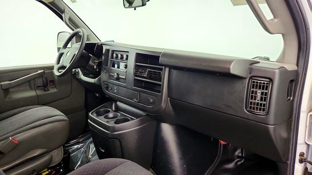 2018 Chevrolet Express Cargo Van RWD 2500 135'' w/ 6.0L V8 & Driver Convenience  Package - 22993452 - 25