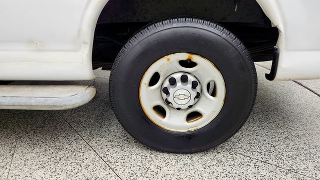 2018 Chevrolet Express Cargo Van RWD 2500 135'' w/ 6.0L V8 & Driver Convenience  Package - 22993452 - 8