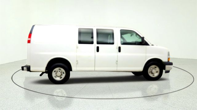 2018 Chevrolet Express Cargo Van RWD 2500 135'' w/ 6.0L V8 Engine - 23065962 - 3