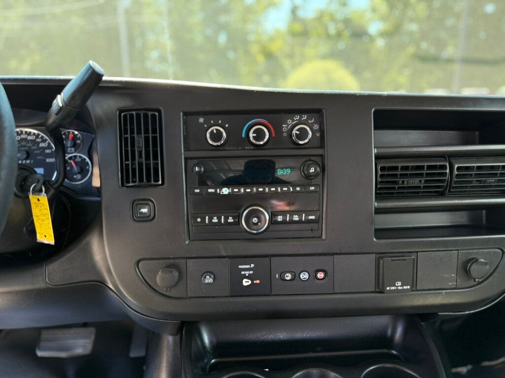 2018 Chevrolet Express Cargo Van RWD 2500 155" - 22908445 - 17