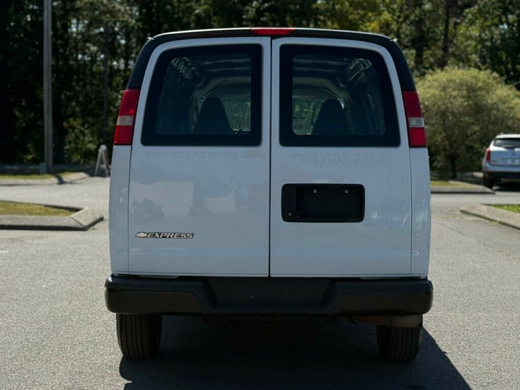 2018 Chevrolet Express Cargo Van 2500 photo 4