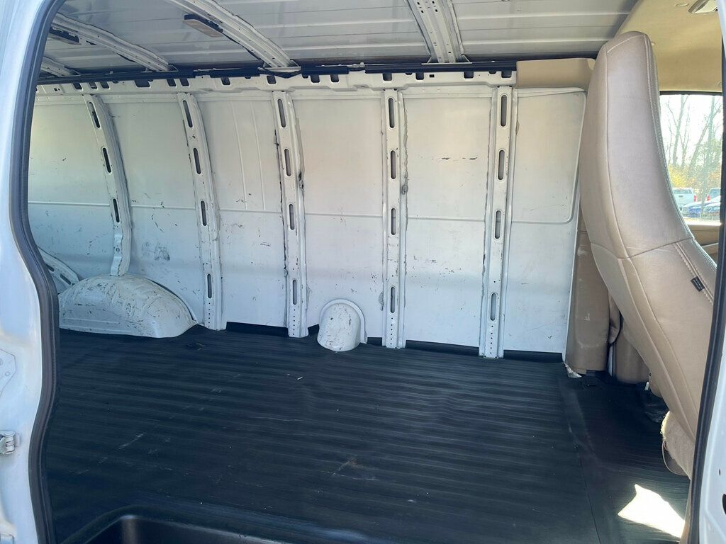 2018 Chevrolet Express Cargo Van RWD 2500 155" - 22973020 - 11