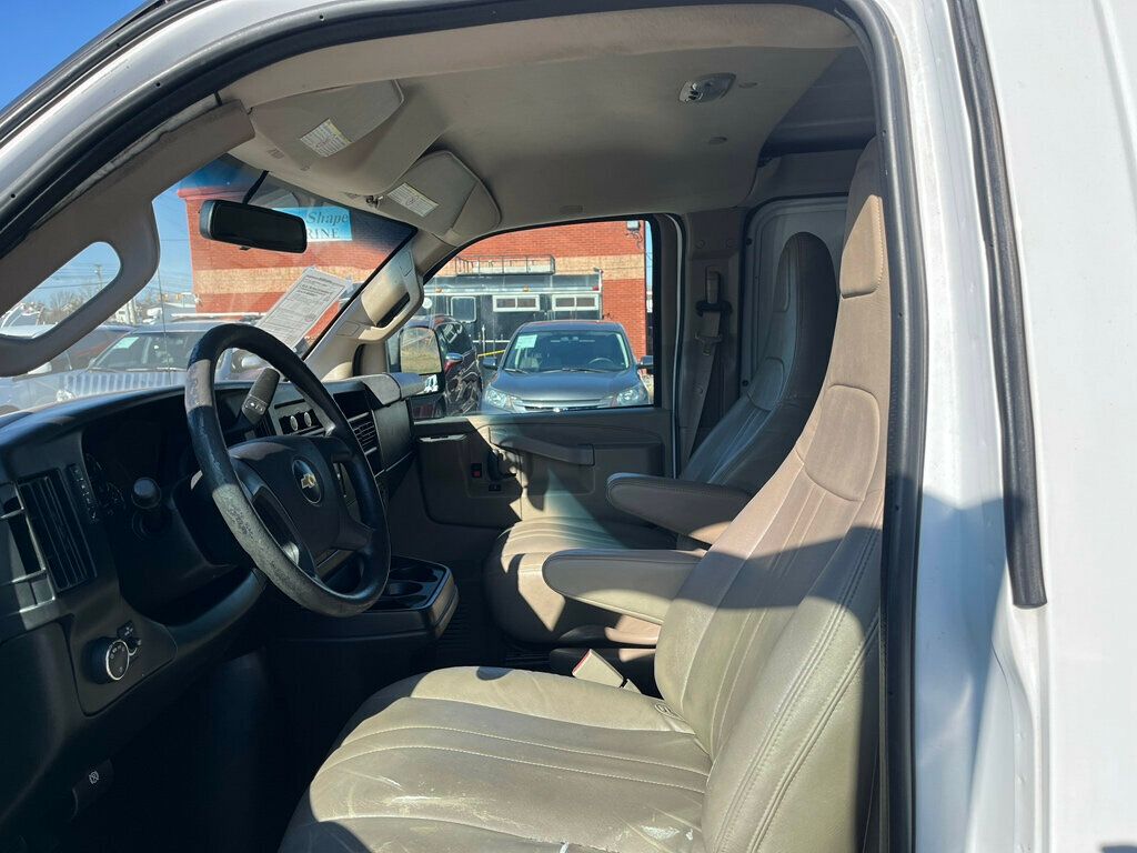 2018 Chevrolet Express Cargo Van RWD 2500 155" - 22973020 - 13