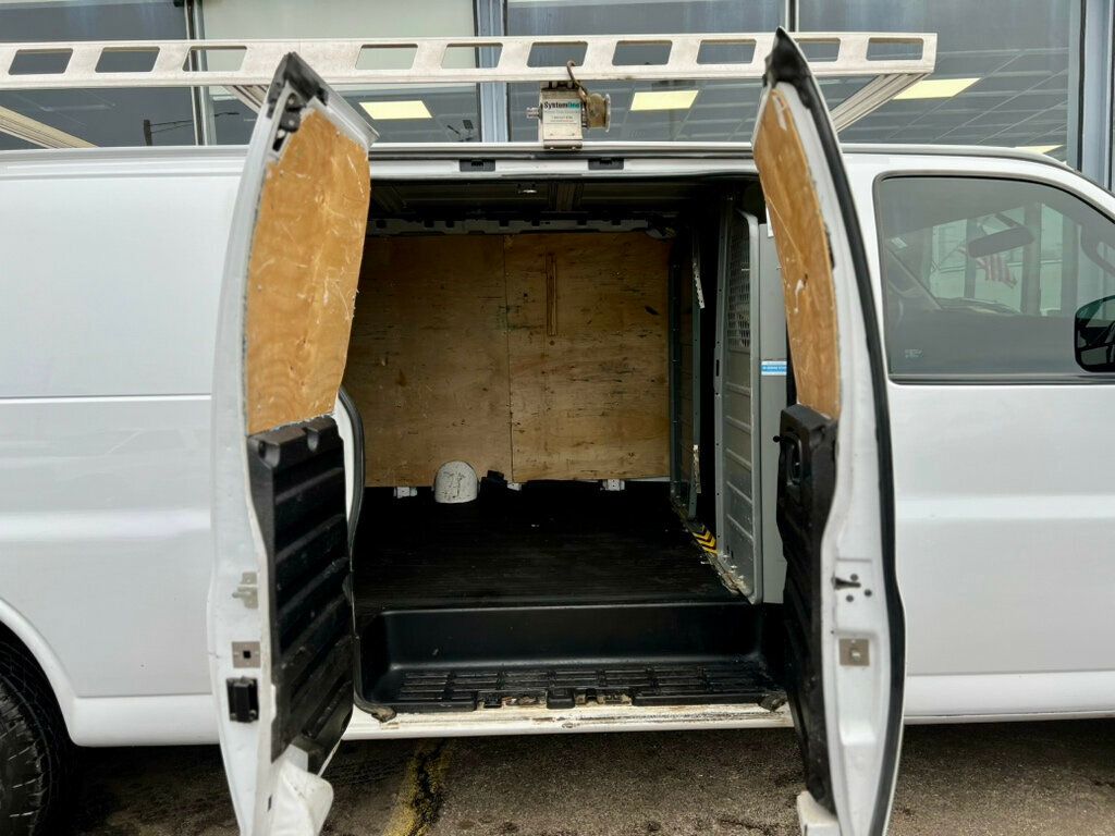 2018 Chevrolet Express Cargo Van RWD 2500 155" - 22983091 - 9