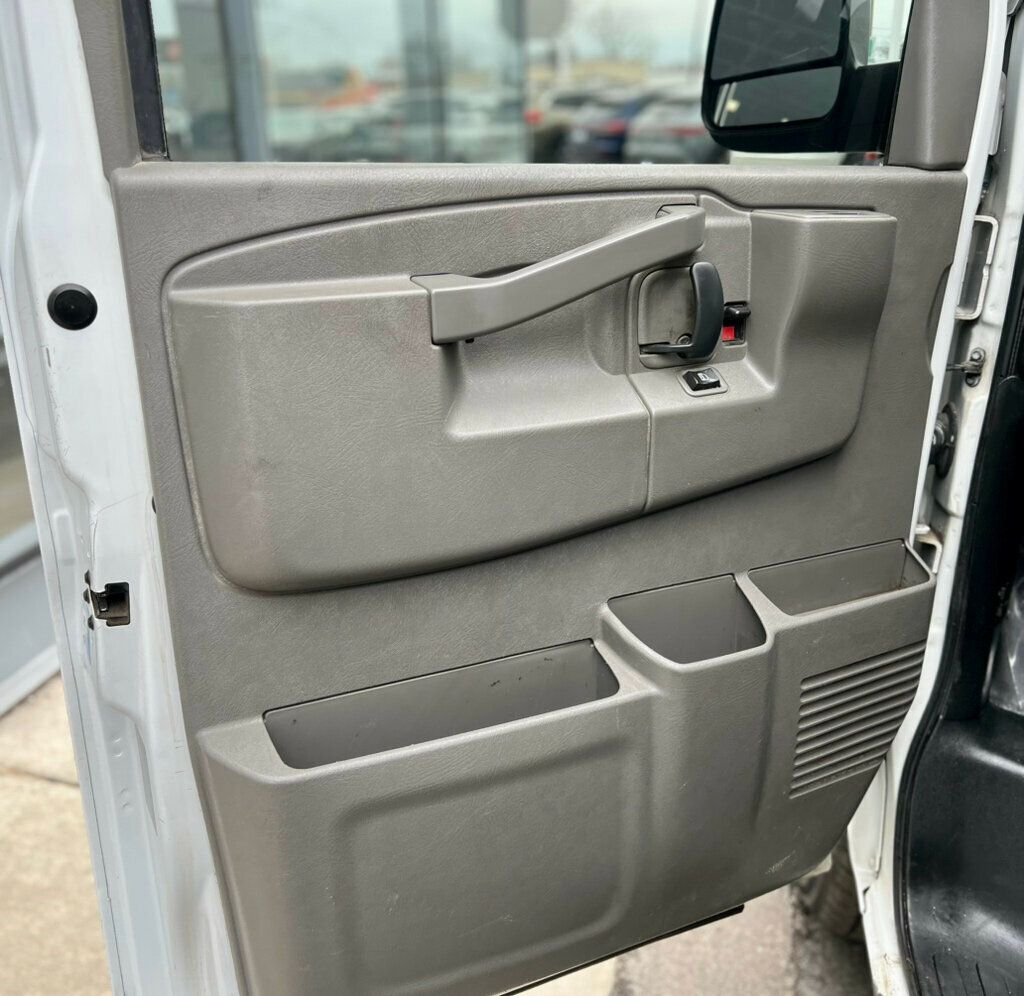 2018 Chevrolet Express Cargo Van RWD 2500 155" - 22983091 - 11