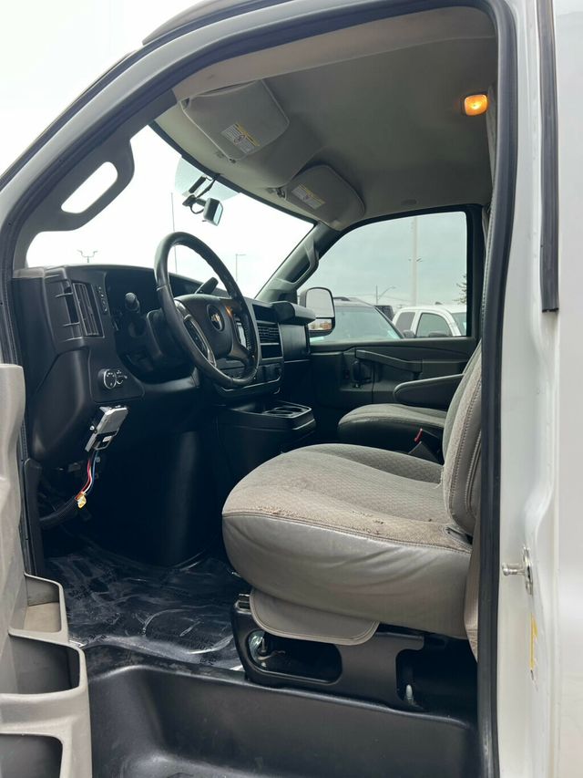 2018 Chevrolet Express Cargo Van RWD 2500 155" - 22983091 - 13