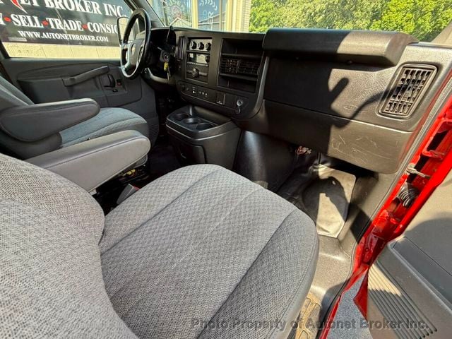 2018 Chevrolet Express Cargo Van RWD 3500 135" - 23074077 - 18