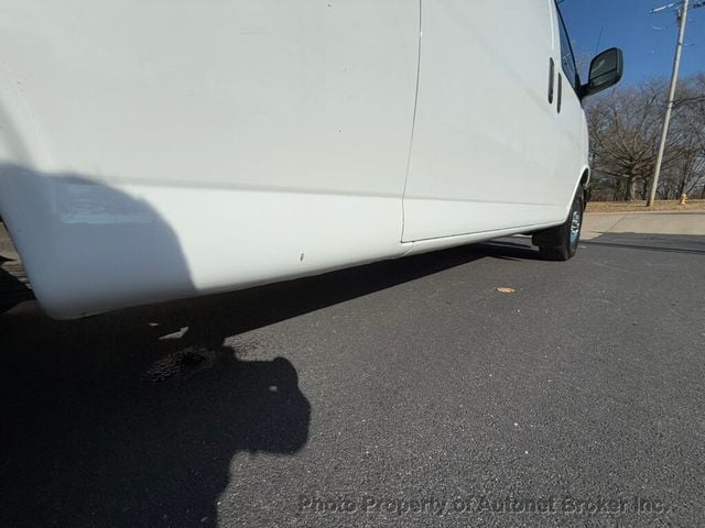 2018 Chevrolet Express Cargo Van RWD 3500 155" - 22947460 - 9
