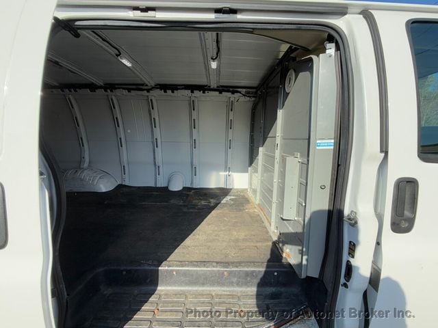 2018 Chevrolet Express Cargo Van RWD 3500 155" - 22947460 - 24